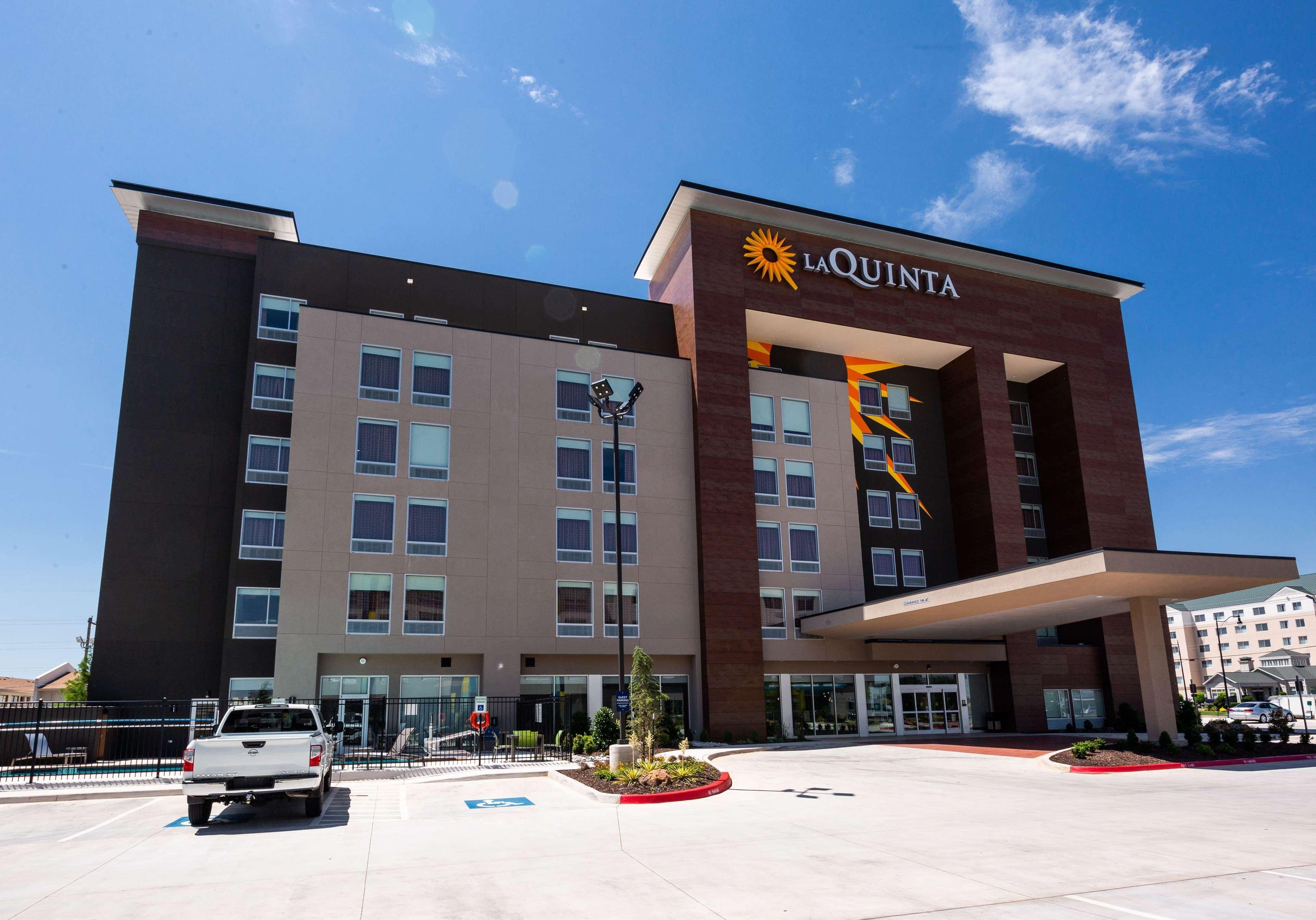 La Quinta By Wyndham Oklahoma City Airport Exterior photo